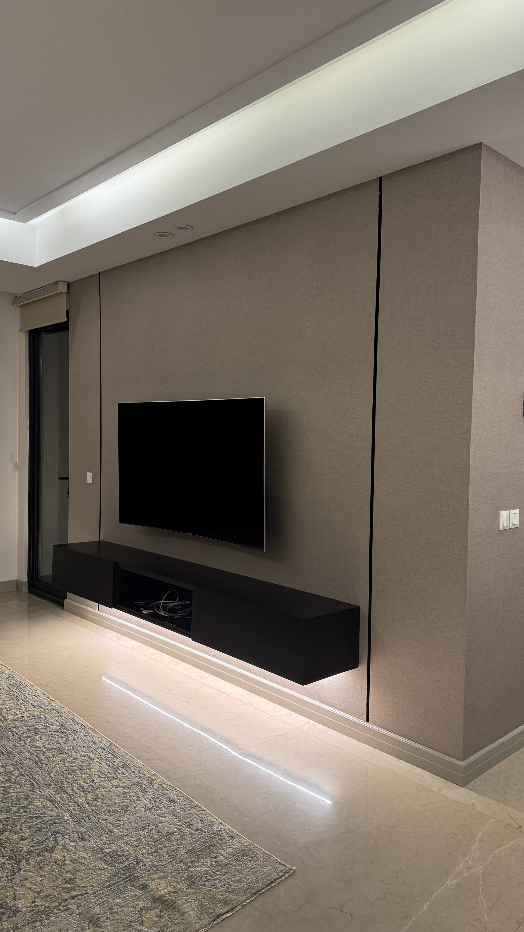 TV wall detail