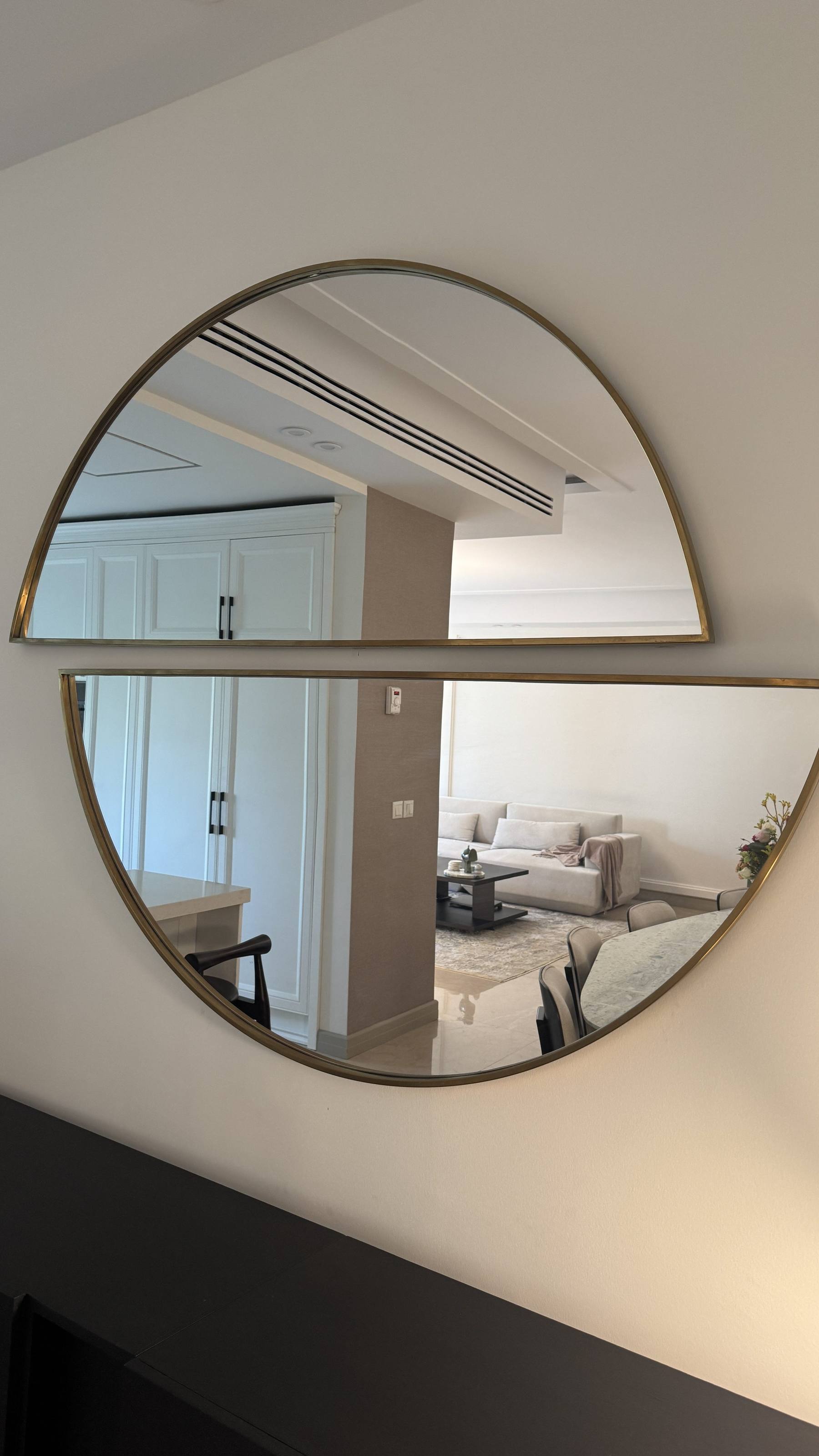 Mirror detail