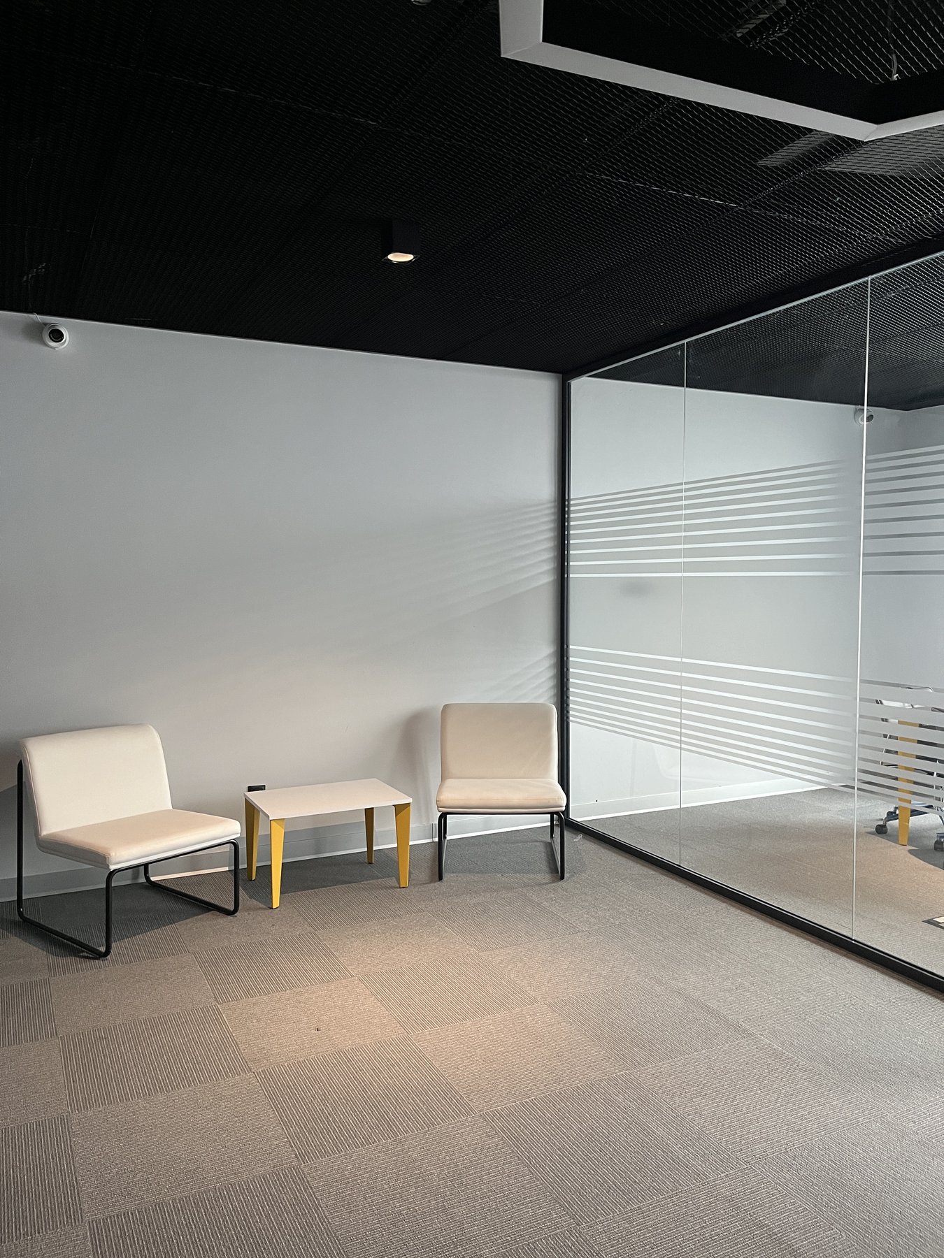 Tmoy office — workstations